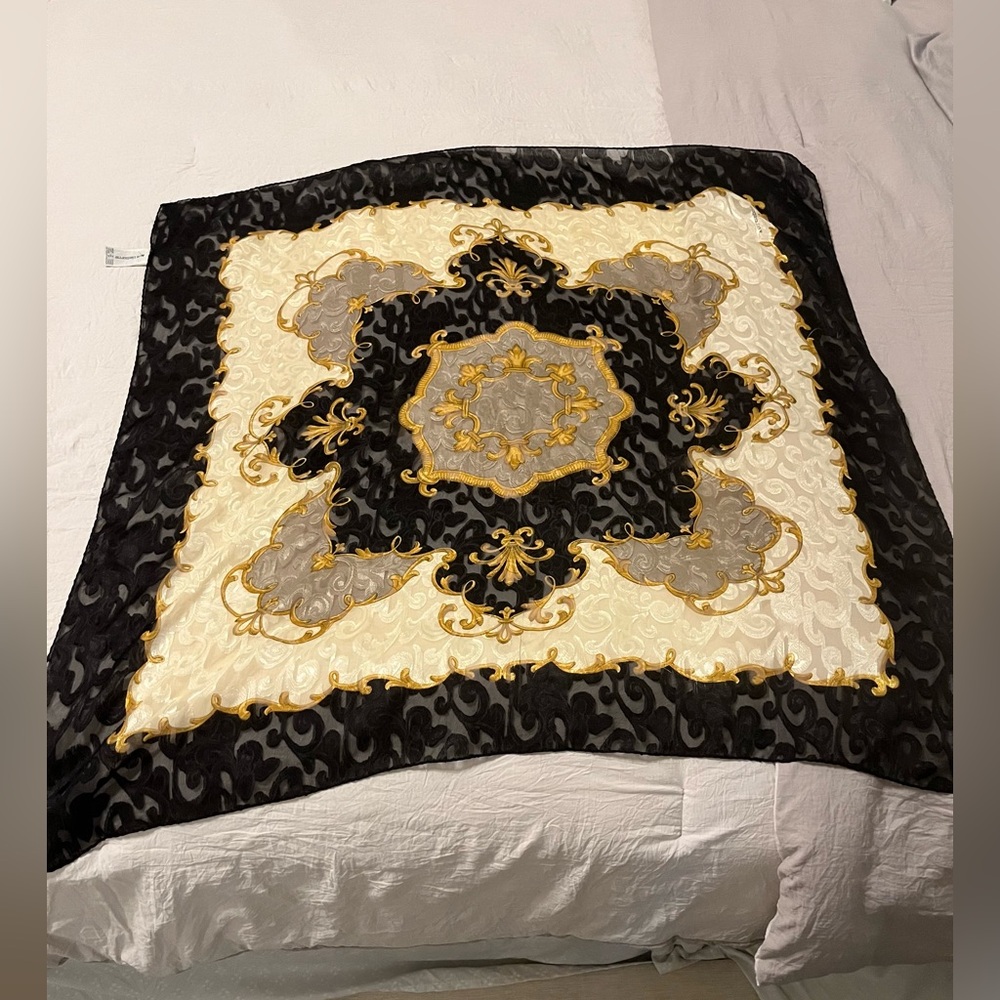 Liz Claiborne scarf